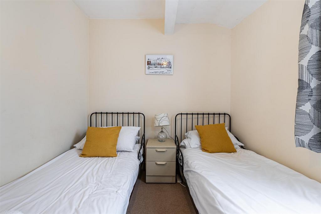 A11 - Flat 6 Raleigh Apartment Raleigh Street Dart
