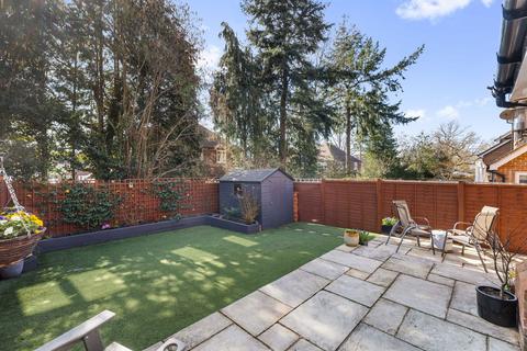 15 Beacon Rise, East Grinstead, RH19 3FR