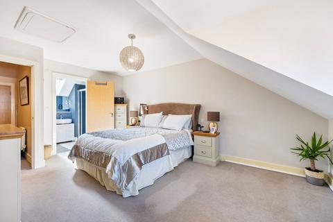 15 Beacon Rise, East Grinstead, RH19 3FR