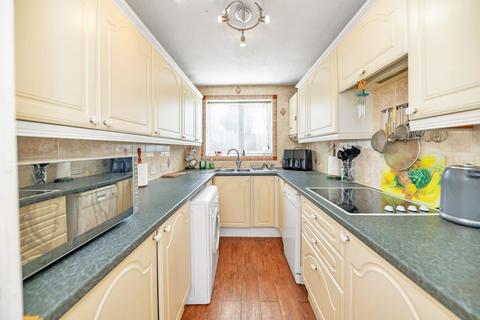 3 bedroom terraced house for sale, Donne Close, Royston SG8