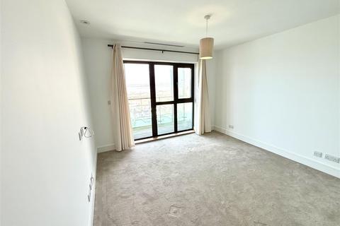 2 bedroom apartment for sale, Newly redecorated 2 bed apt overlooking the marina!