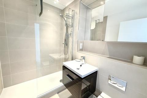 2 bedroom apartment for sale, Newly redecorated 2 bed apt overlooking the marina!