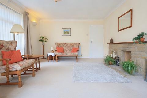 32 Bridewell Close, North Leigh, Witney, OX29 6TR