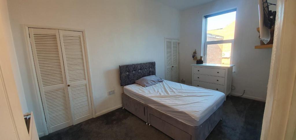 Marster bedroom.jpg