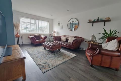 93 Newlands, Whitfield, Dover, CT16 3ND
