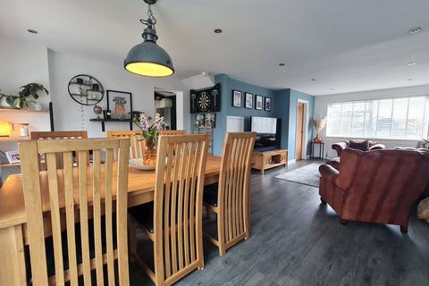 93 Newlands, Whitfield, Dover, CT16 3ND