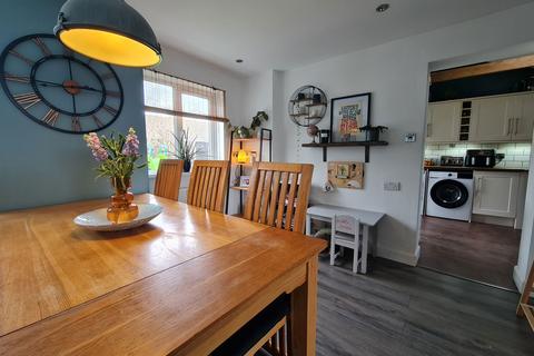 93 Newlands, Whitfield, Dover, CT16 3ND