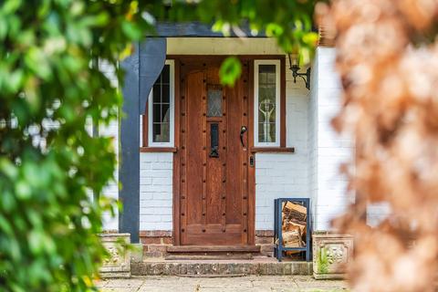 4 bedroom village house for sale, Links Road, Bramley, Guildford, Surrey, GU5 0AL