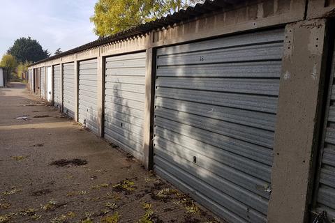 Garage to rent, Hall Lane, London E4