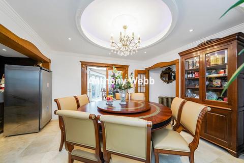 39a Wolves Lane, London, N22 5JD