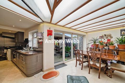 39a Wolves Lane, London, N22 5JD