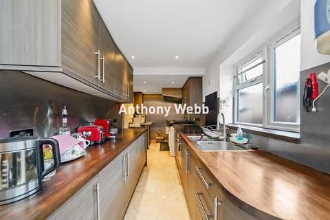 39a Wolves Lane, London, N22 5JD