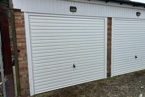 Garage to rent, Oak Street, Quarry Bank DY5