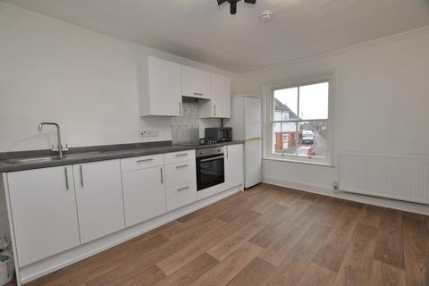 2 bedroom flat to rent, High Street, Ingatestone, Essex