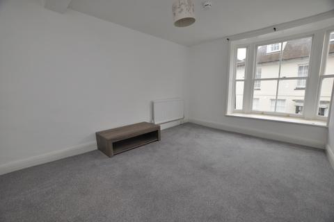 2 bedroom flat to rent, High Street, Ingatestone, Essex