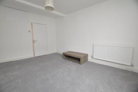 2 bedroom flat to rent, High Street, Ingatestone, Essex