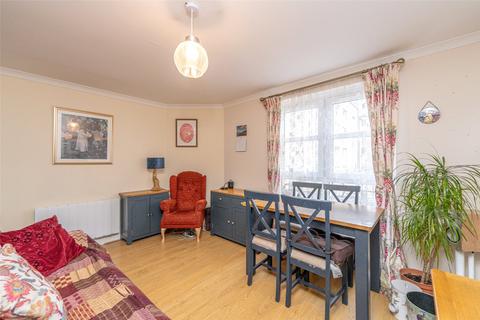 13/5 Blandfield, Edinburgh, EH7 4QJ