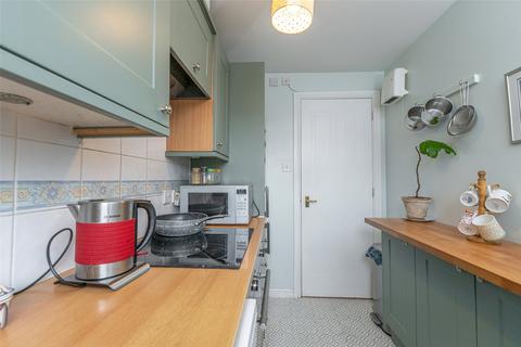 13/5 Blandfield, Edinburgh, EH7 4QJ