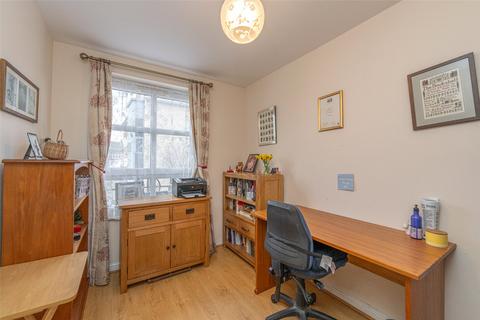 13/5 Blandfield, Edinburgh, EH7 4QJ