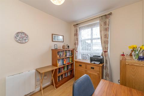 13/5 Blandfield, Edinburgh, EH7 4QJ
