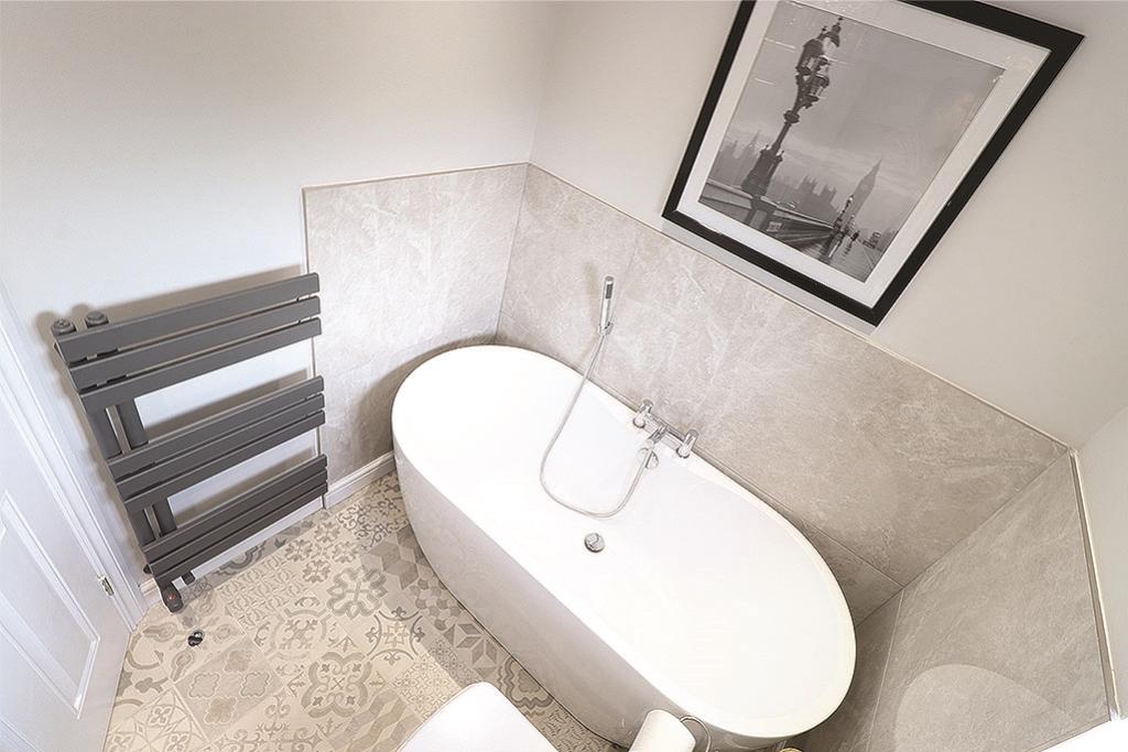 53 Carrfield en suite 1