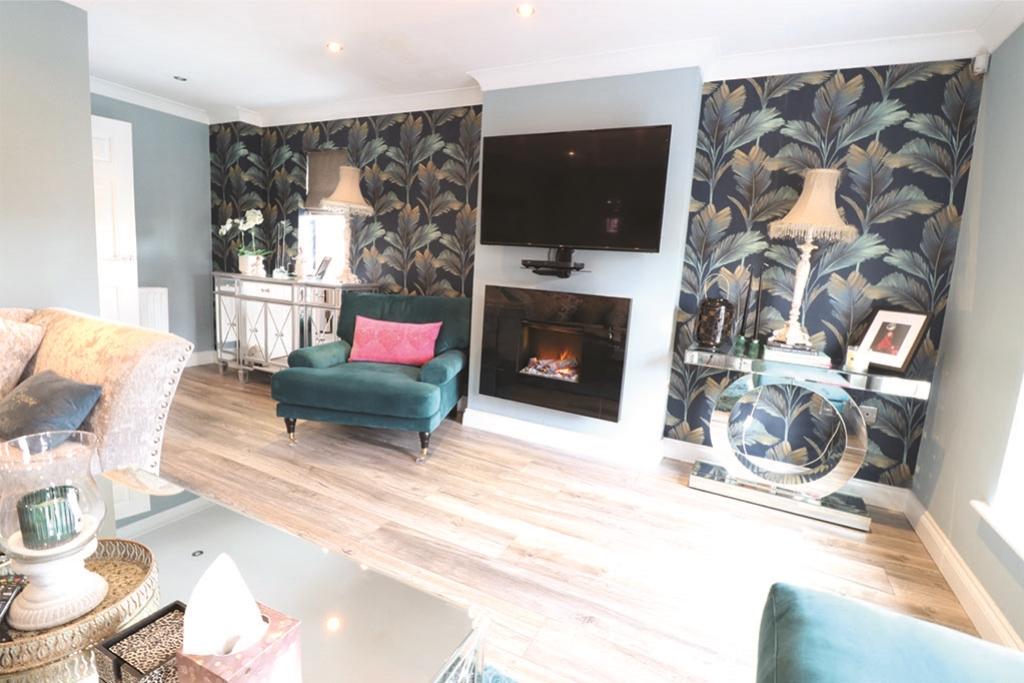 53 Carrfield living room