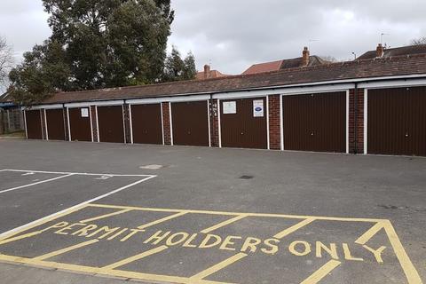 undefined, Park Way, Feltham TW14