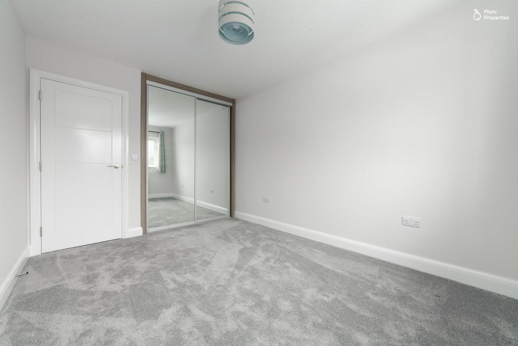 7 Quayle Close-2.jpg