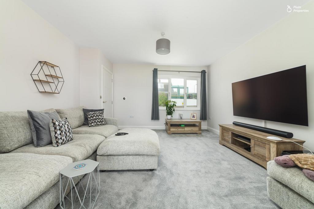 7 Quayle Close-11.jpg