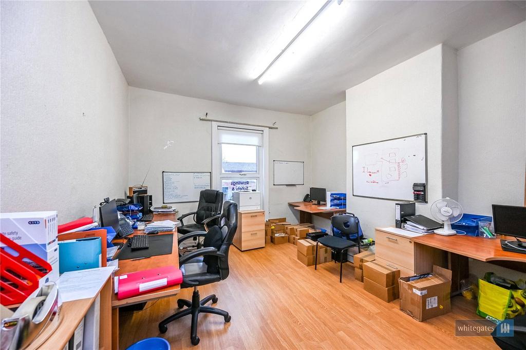 Bedroom/Office