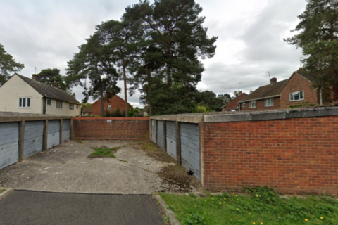 undefined, Woodmans Lane, Burghfield Common RG7