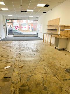 Shop to rent, Newland Avenue, Hull