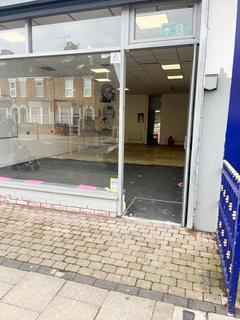 Shop to rent, Newland Avenue, Hull