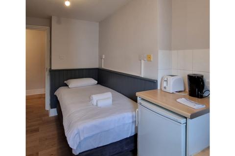 1 bedroom ground floor flat to rent, Belsize Park, London NW3