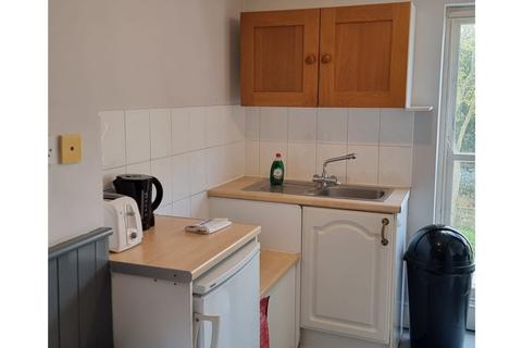 1 bedroom ground floor flat to rent, Belsize Park, London NW3