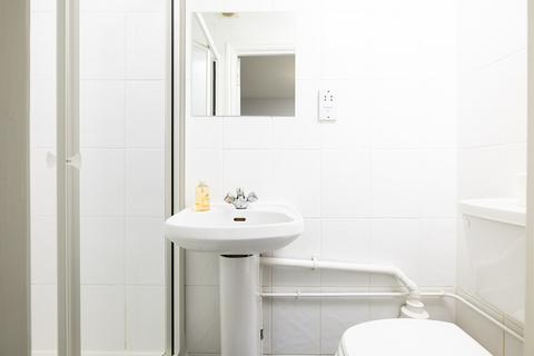 1 bedroom ground floor flat to rent, Belsize Park, London NW3
