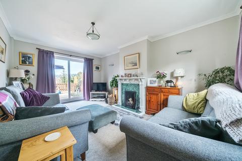 2 Dale View, Haslemere, GU27 2QS