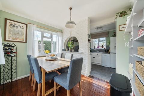 2 Dale View, Haslemere, GU27 2QS