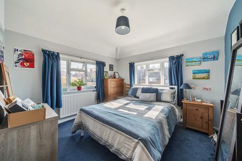 2 Dale View, Haslemere, GU27 2QS