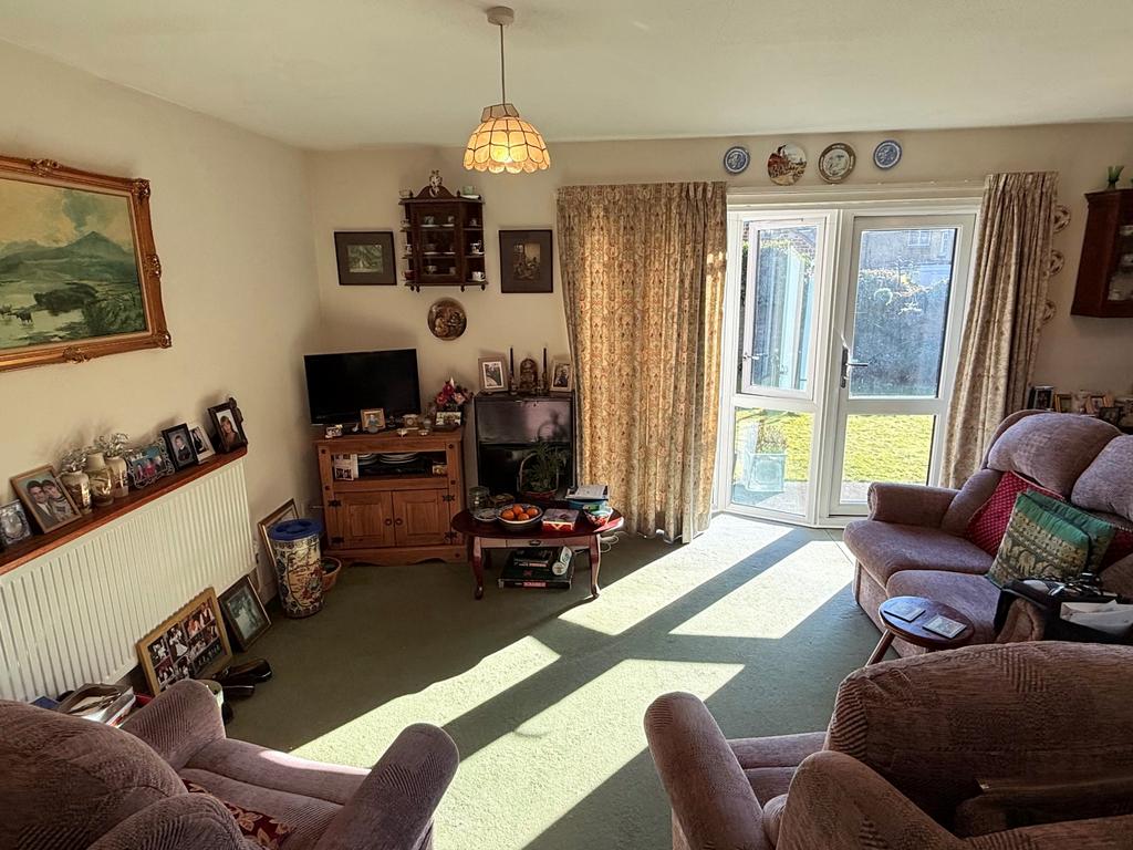 Lounge / dining room