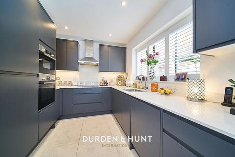 4 bedroom detached house for sale, High Street, Ongar, CM5