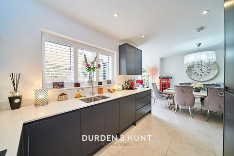 4 bedroom detached house for sale, High Street, Ongar, CM5