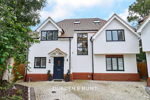 4 bedroom detached house for sale, High Street, Ongar, CM5