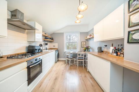 2 bedroom apartment for sale, Hillreach, London, SE18