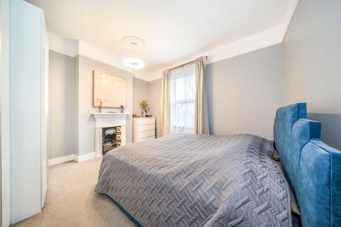 2 bedroom apartment for sale, Hillreach, London, SE18