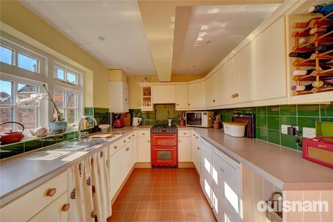 2 Meadow Lane, Alvechurch, Birmingham, B48 7LH