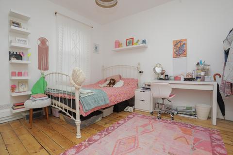 2 bedroom flat for sale, Pier Avenue, Herne Bay, CT6