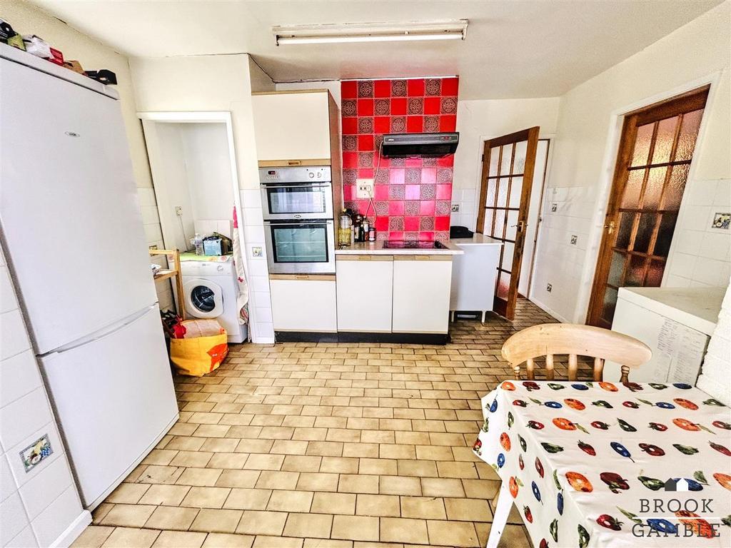 01323 438506