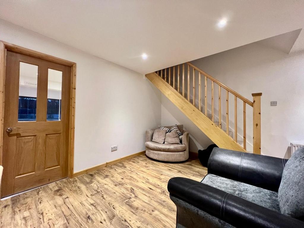 Living room 2.jpg