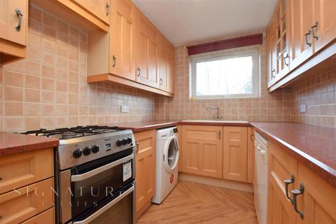34 The Bourne, Bovingdon, Hemel Hempstead, HP3 0EN